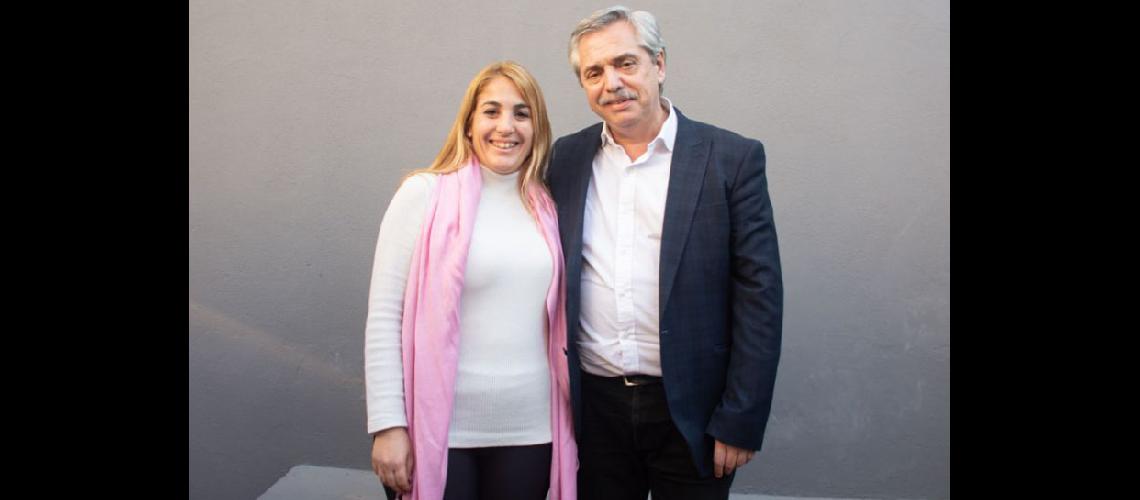   Eugenia Ball Lima junto al precandidato a presidente Alberto Fernndez (PRENSA BALL  LIMA)