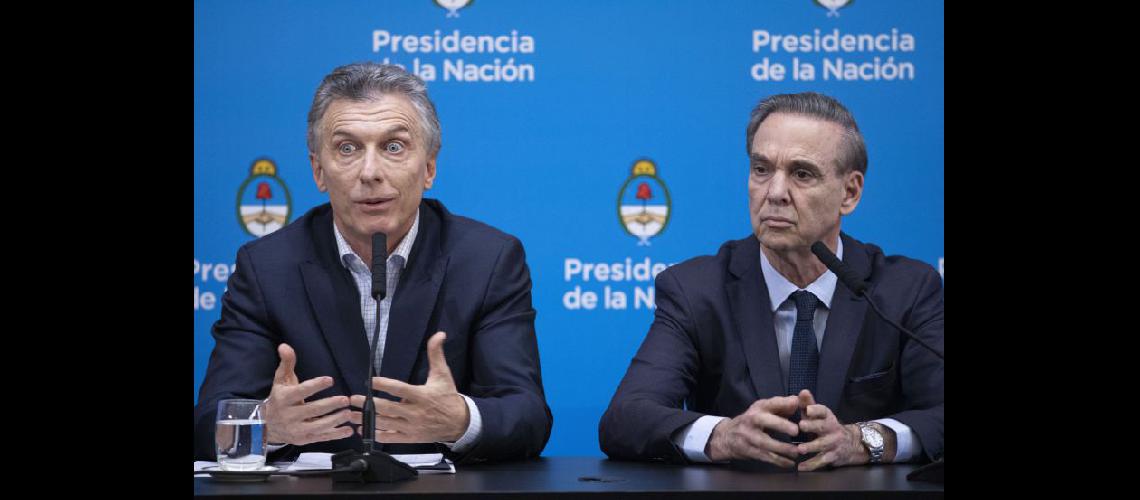  El presidente Mauricio Macri junto a su compañero de fórmula Miguel Angel Pichetto (NA)