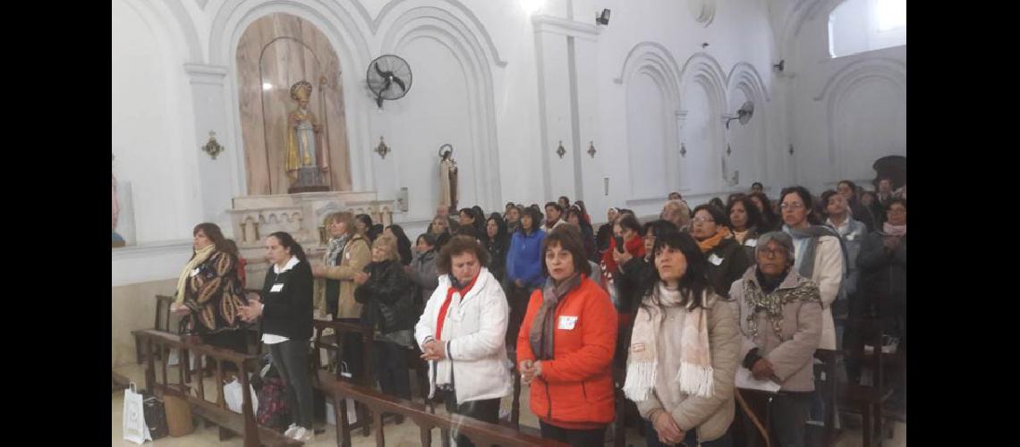  Numerosos catequistas de la Diócesis de San Nicols participaron del encuentro que se realizó en nuestra ciudad (LA OPINION)
