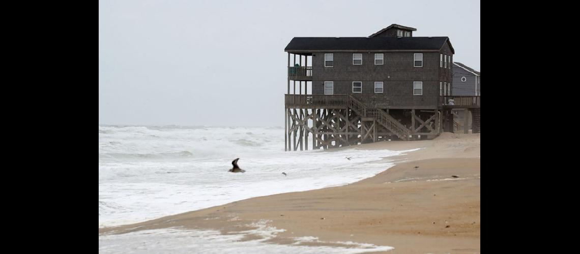  En Rodanthe Carolina del Norte se produjo un fuerte oleaje provocado por la llegada del huracn Dorian (NA)