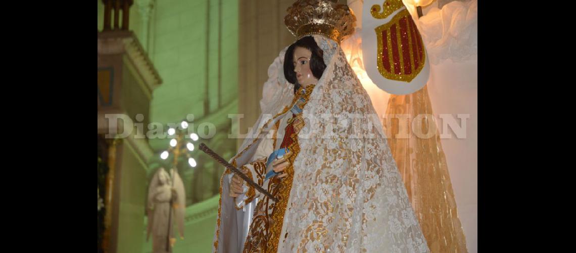  Durante todo el mes la imagen de la Virgen preside las celebraciones  (LA OPINION)