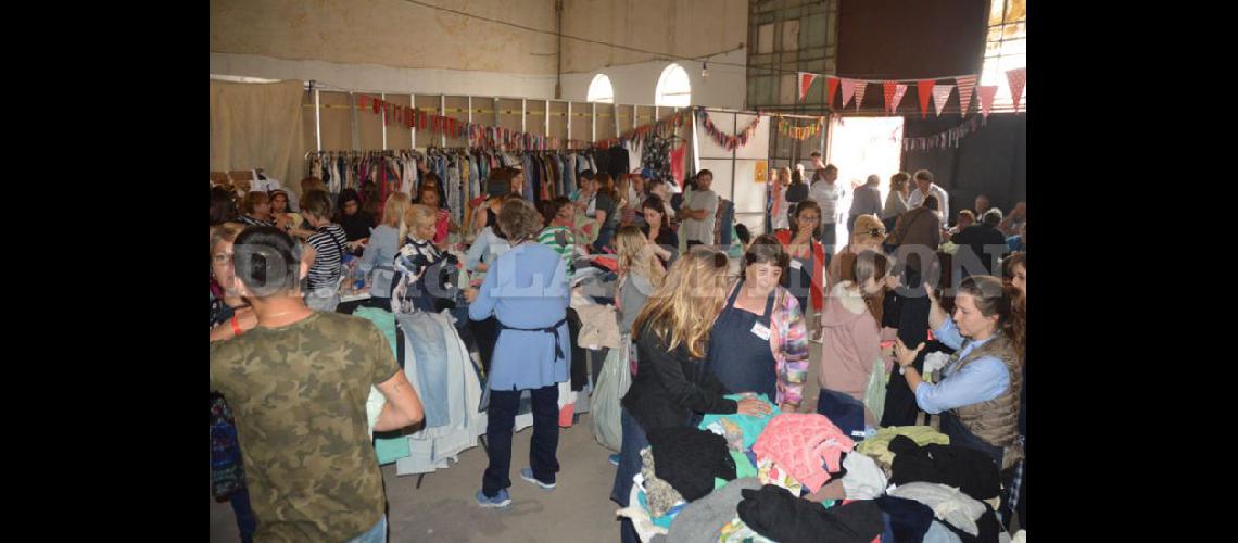  Las Ferias de Conin son un éxito de convocatoria y permiten el sostenimiento de los programas  (ARCHIVO LA OPINION