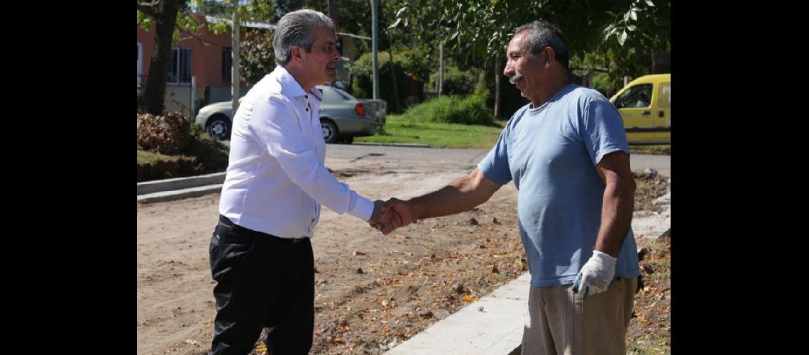  Javier Martínez cerró la campaña con un timbreo para hablar con los vecinos (JUNTOS POR EL CAMBIO)