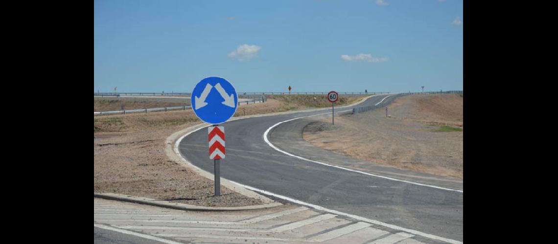  Es fundamental para la seguridad vial urbana que se utilice este tramo de la autopista que corresponde al medio anillo de circunvalación (LA OPINION)