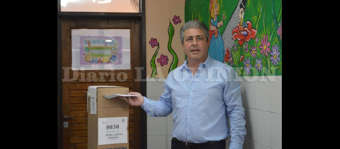  El actual intendente Javier Martínez lidera la tendencia y estaría reteniendo el cargo (LA OPINION)