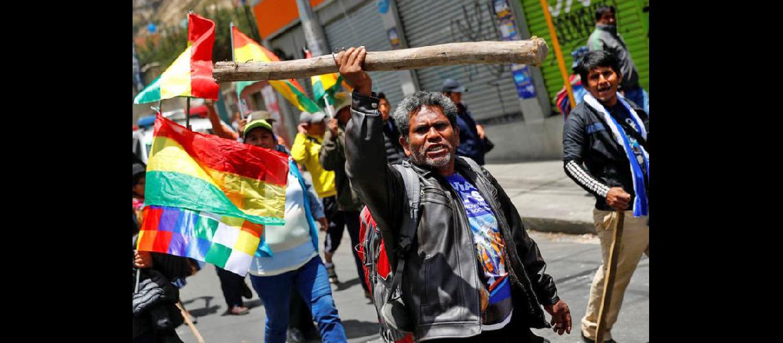  Mientras la OEA continúa con la auditoría los seguidores de Evo Morales marcharon ayer en La Paz (REUTERS)