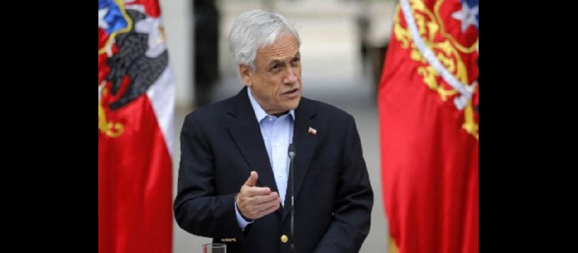  Sebastin Piñera comentó que est dispuesto a conversarlo todo incluyendo una reforma a la Constitución (AFP)