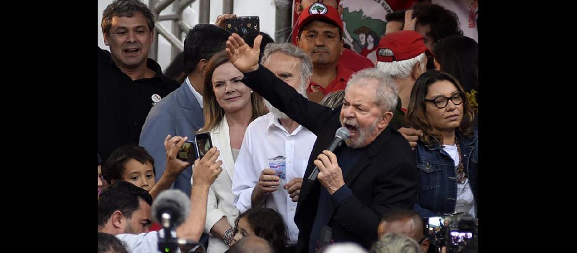  La salida de Lula aunque puede resultar temporaria representa un duro revés para la operación Lava Jato (AFP)