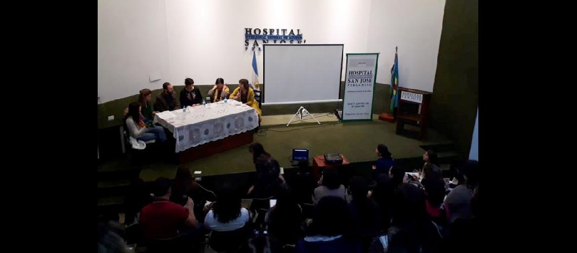  La actividad reunir a los residentes en el anfiteatro del Hospital San José (ARCHIVO LA OPINION)
