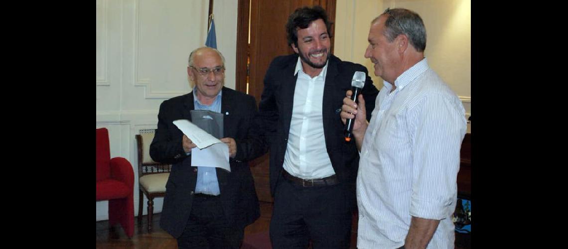  Eddo Pascot y Ramiro Llan de Rosos dos que culminan mandato junto a Fabin Albuerne (HCD)