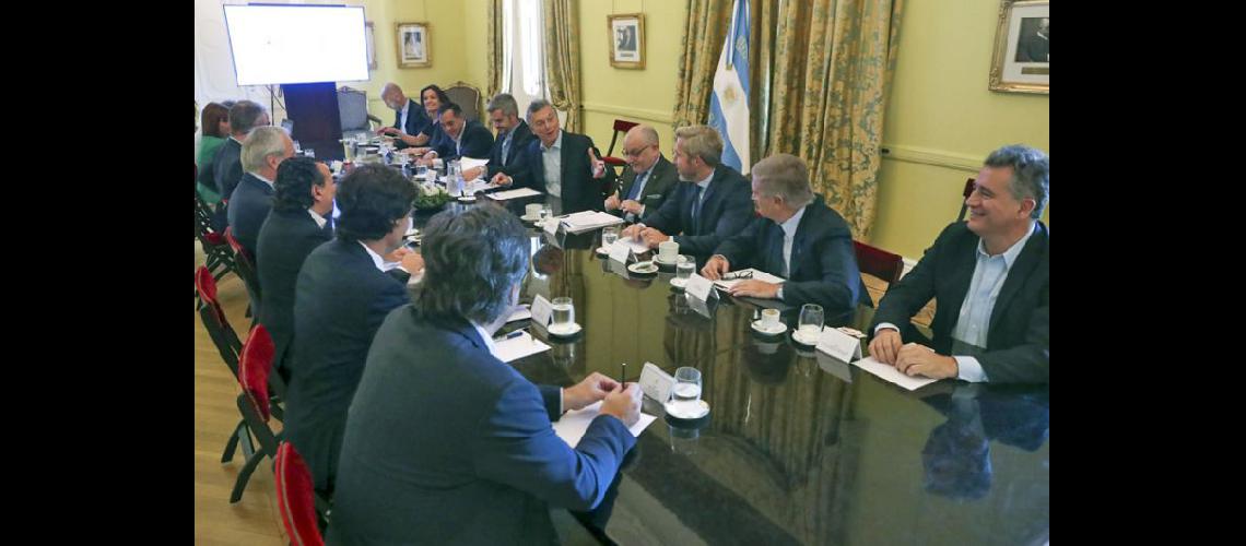  Mauricio Macri y sus ministros durante la anteúltima reunión de Gabinete de la actual gestión (NA)