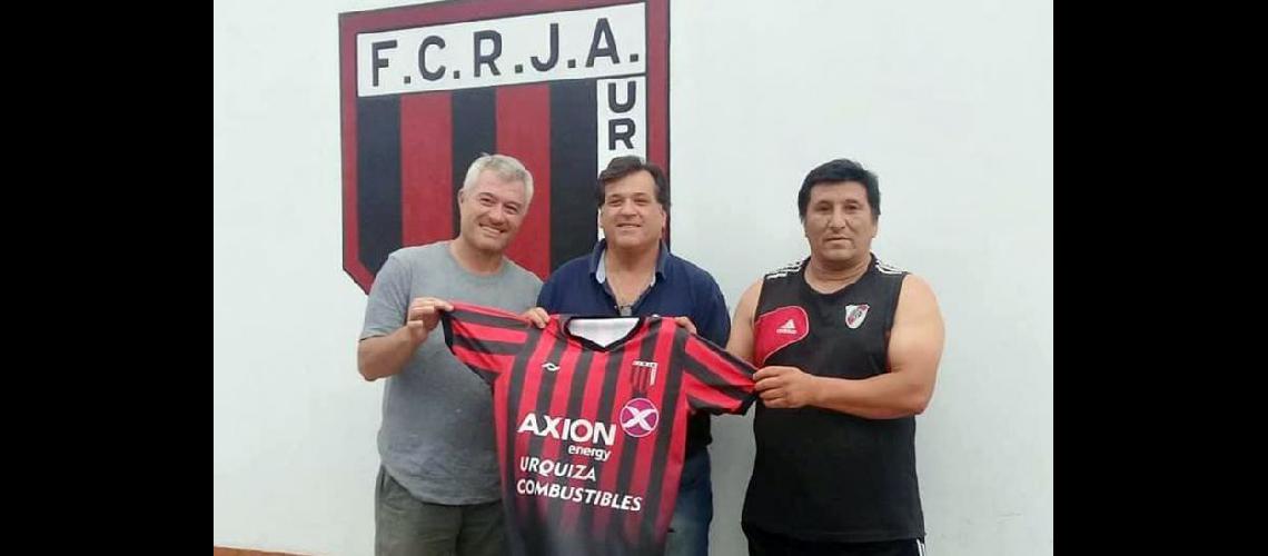  Mauricio Caputa (en el medio) se convirtió días atrs en el nuevo entrenador de Juan Anchorena de Urquiza (JUAN ANCHORENA DE URQUIZA)