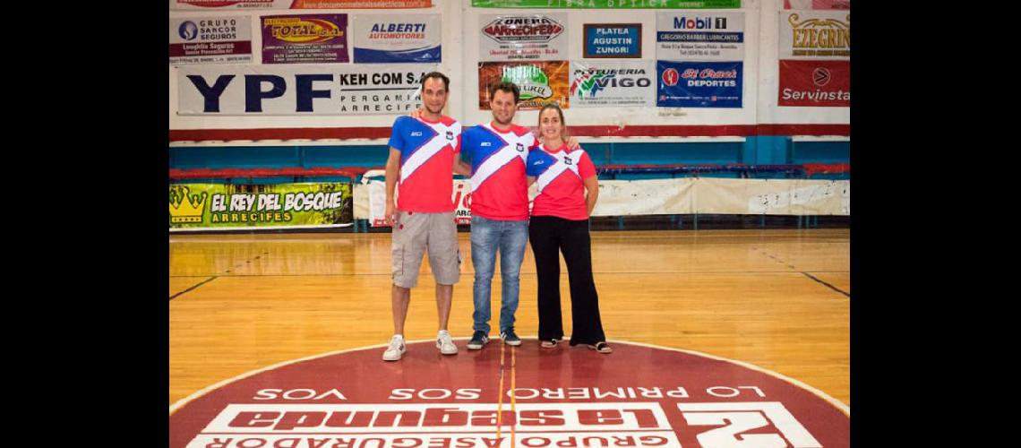  Bóveda (en el medio) junto a su cuerpo técnico para jugar el torneo 2020 (FACEBOOK- RICARDO GUTIERREZ)