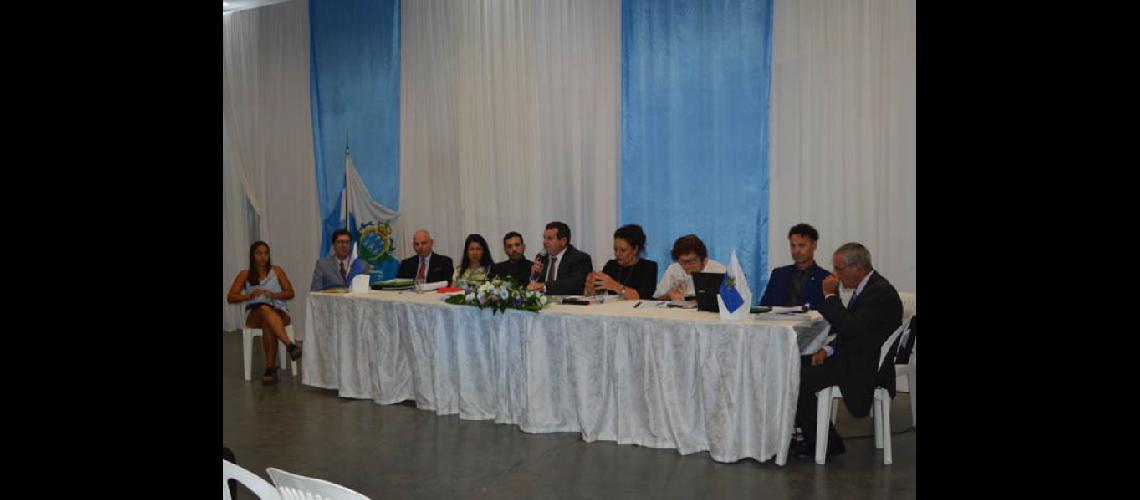  Presidentes de las asociaciones sanmarinenses en el país el embajador y el cónsul durante el Encuentro (ASOCIACION SANMARINENSES)