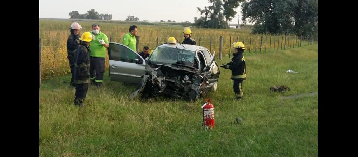  La conductora del Peugeot 206 domiciliada en Rosario fue trasladada al Hospital (LA OPINION)