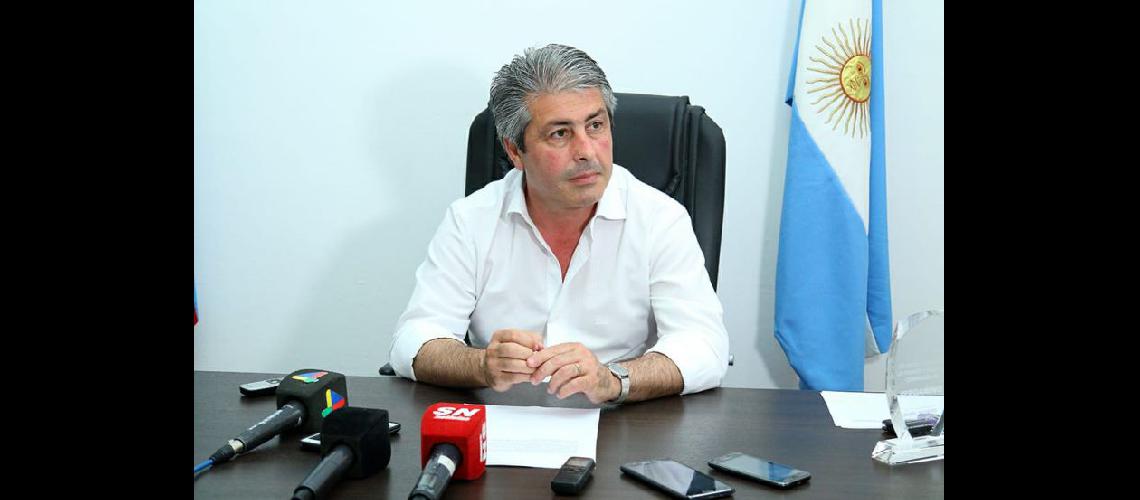  El intendente Javier Martínez dispuso una rebaja de su dieta durante este delicado trance (LA OPINION)