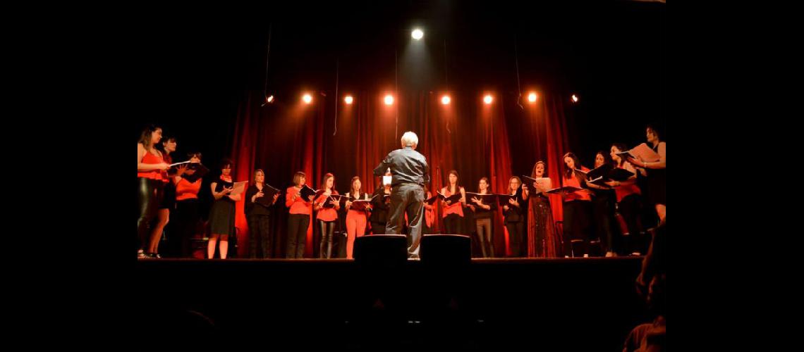  El Coro Femenino presentó en 2019 el espectculo Mgico Piazzolla (LA OPINION)