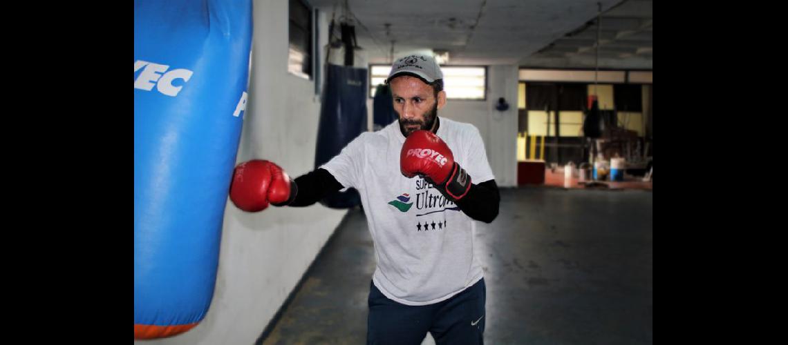  Julin Aristule continuar boxeando y Juan Antonio Bonet sigue siendo su agente (ARCHIVO LA OPINION)