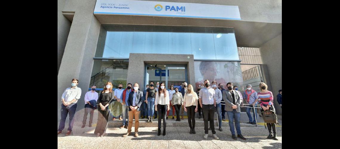  La inauguración se llevó a cabo con la presencia directora ejecutiva de Pami Luana Volnovich entre otras autoridades (PRENSA PAMI)