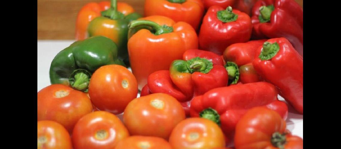  Los tomates y morrones (foto) y los fiambres fueron los productos que ms aumentaron durante septiembre  (EL ESPAÑOL-BA)