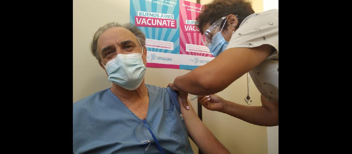   Los profesionales de ms de 60 años recibieron la primera dosis de la vacuna contra el coronavirus (HOSPITAL SAN JOSE)