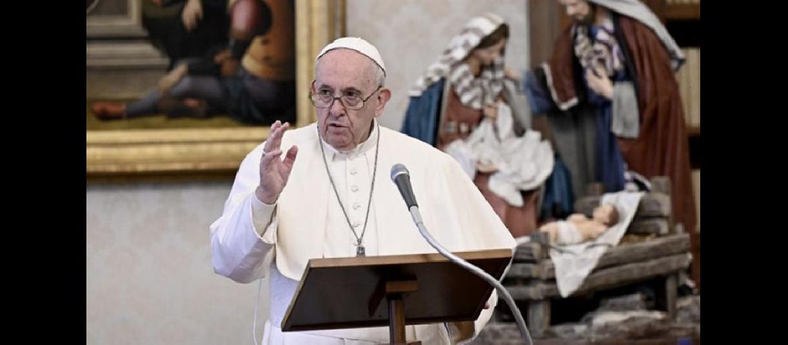  Bergoglio fue uno de los primeros habitantes del Vaticano en recibir la segunda dosis (TELAM)