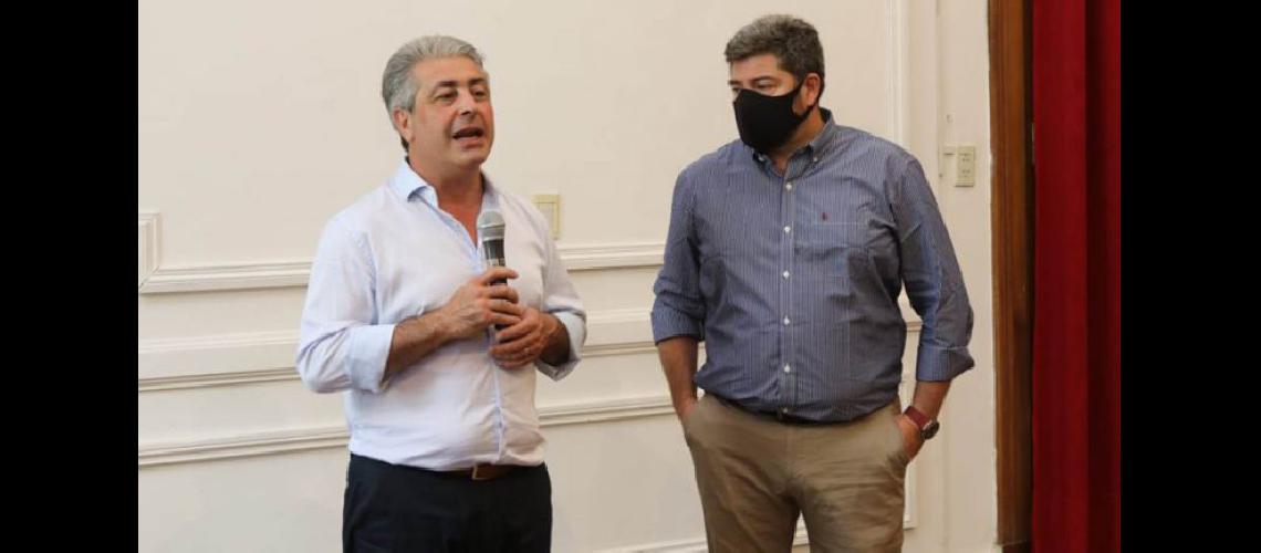  Javier Martínez y Juan Manuel Batallanez encabezaron el acto (PRENSA MUNICIPALIDAD)