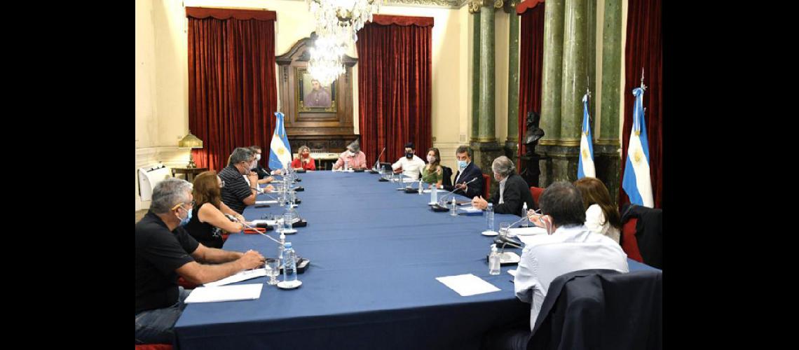  El presidente de la Cmara de Diputados Sergio Massa recibió a una docena de diputados de extracción sindical (CAMARA DE DIPUTADOS)