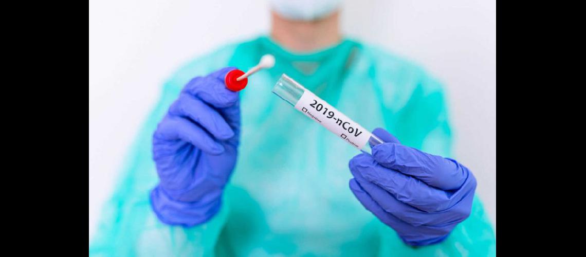   En las últimas 24 horas se hicieron 49 hisopados por casos sospechosos de coronavirus (ARCHIVO LA OPINION)