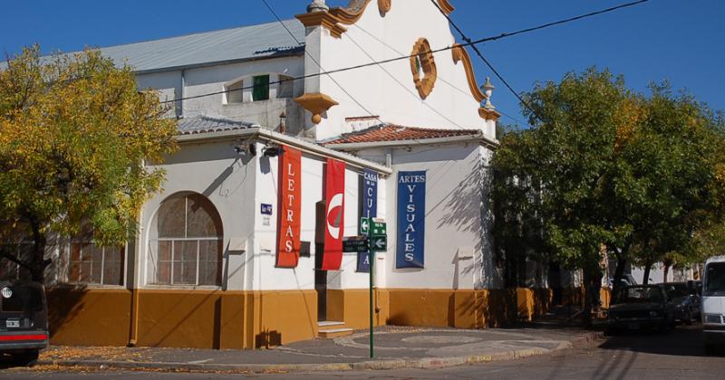 Un panorama incierto Casa de la Cultura reprogramó sus espectculos para la sala mayor Jorge Etchepare