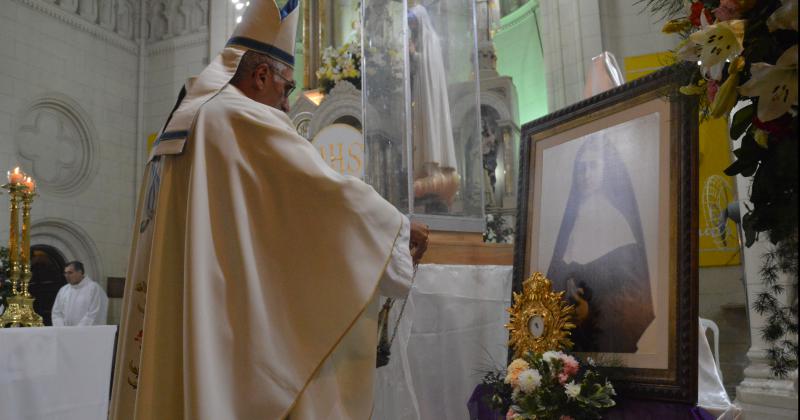 La celebración de la Eucaristía estar a cargo del obispo de la Diócesis de San Nicols monseñor Hugo Santiago