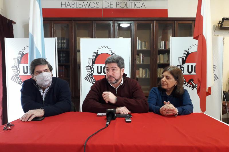 Sergio Tressens Juan Manuel Batallnez y Susana Salauati en la presentación de la nuevas autoridades del Comité de Distrito de la UCR 