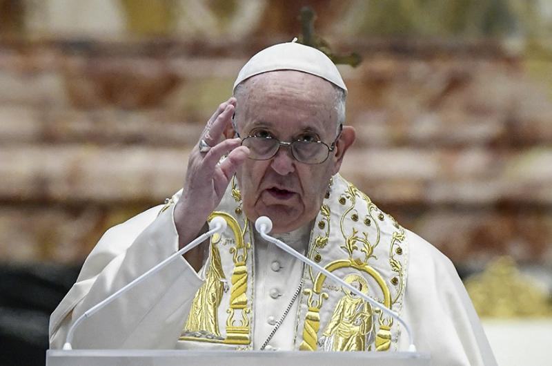 La intervención informó el Vaticano duró cerca de tres horas y requirió anestesia general