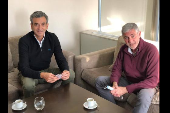 El precandidato a concejal por Pergamino Pedro Rossi junto a Florencio Randazzo