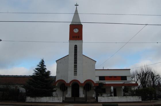 En el marco del tiempo de preparación cada día se celebra misa en el templo de Avenida Vélez Sarfield y Maipú