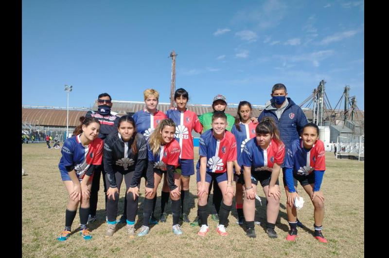 Pergamino ganó en Arrecifes las Finales Regionales de fútbol 5 femenino en las categorías Sub 18 (foto) y Sub 16