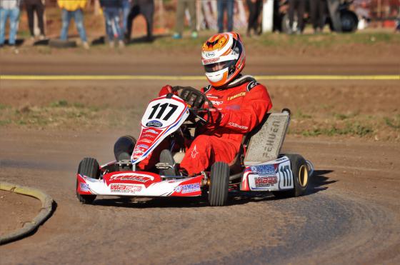 El pergaminense Valentino Trotta ganador de la final 1 en Pro Kart-Mster Internacional