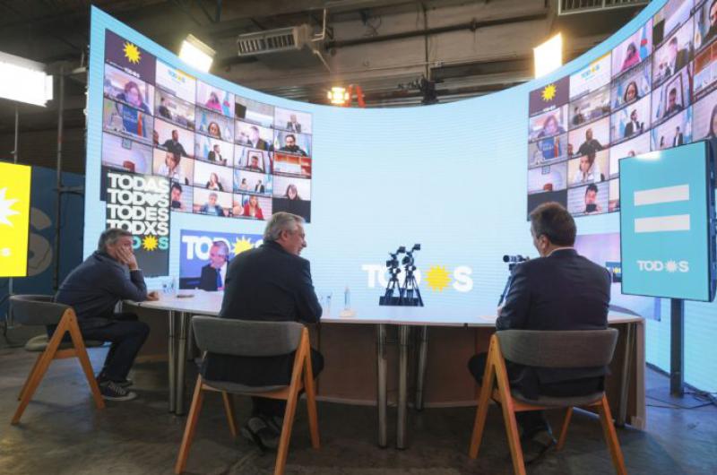 Mximo Kirchner Alberto  Fernndez y Sergio Massa durante el encuentro virtual con los candidatos