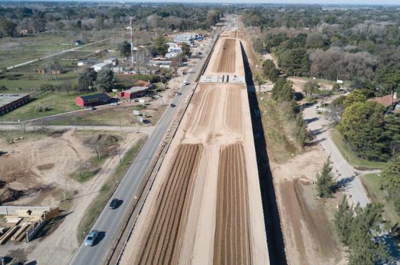 En el transcurso de la semana hubo distintas recorridas por rutas en obra y el viernes fue el turno de la autopista Nº 8