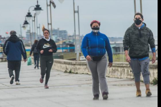 Desde este viernes 1º de octubre el barbijo dejar de ser obligatorio para su uso al aire libre siempre y cuando no haya otras personas en contacto cercano