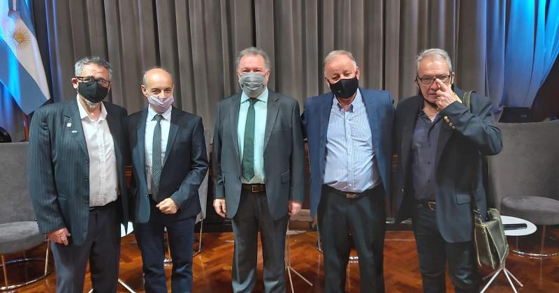 Autoridades de la CGA (entre ellos Nelson Figueredo) y de la Federación Provincial  de Almaceneros fueron convocados por Feletti