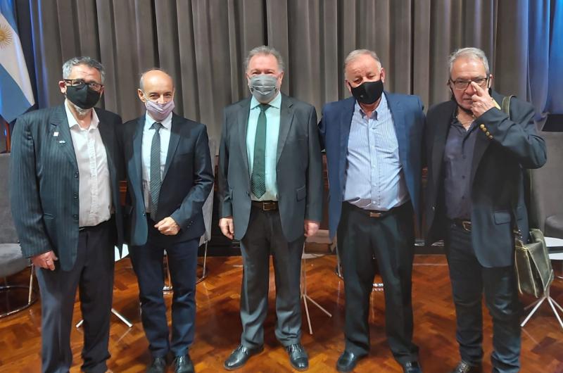 Autoridades de la CGA (entre ellos Nelson Figueredo) y de la Federación Provincial  de Almaceneros fueron convocados por Feletti