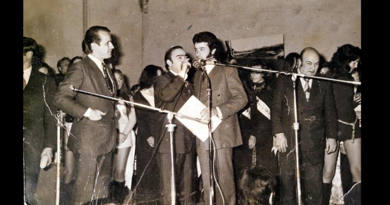 Presentación del primer disco de Ramiro Valente en el Club Comunicaciones el 23 de septiembre de 1971 Aparecen Hernn Figueroa Reyes Eduardo Curuchet Ramiro Valente y José Basso