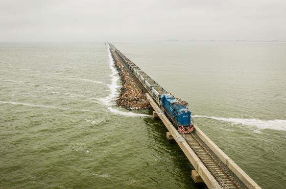 Luego de cuatro años un tren de pasajeros volvió a circular por la laguna La Picasa