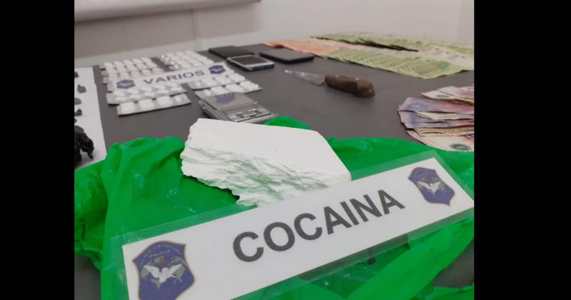 Parte de la droga secuestrada en los allanamientos del barrio Villa San José