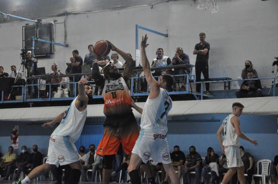 Pergamino Bsquet derrotó a Racing en su primera presentación como local en la Liga Argentina