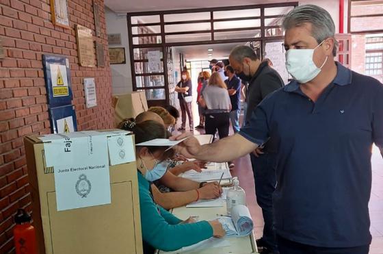 Javier Martínez votó en la Escuela Nº 2 e hizo un repaso de la jornada electoral