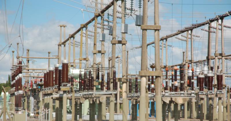 Cooperativas eleacutectricas piden ajustes de tarifas y advierten un posible colapso energeacutetico