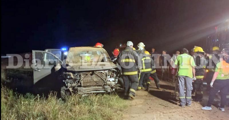 La camioneta Volkswagen Amarok sufrió importantes daños y su conductor terminó ileso