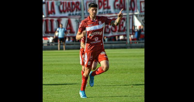 El delantero pergaminense se ganó la titularidad en el gallo a fuerza de goles